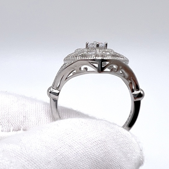 .925 Sterling Silver Vintage Inspired Cz Ring - Picture 13 of 17